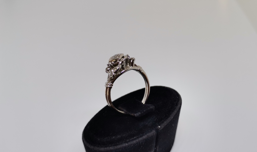 PIRLANTA TAŞLI YAPRAKLI MODEL YÜZÜK