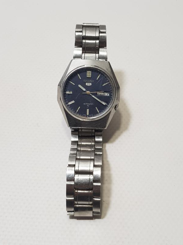 SEIKO5 TAKVİMLİ OTOMATİK KOL SAATİ