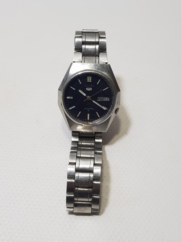 SEIKO5 TAKVİMLİ OTOMATİK KOL SAATİ