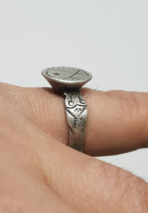 OSMANLI DÖNEMİ OĞUZ TÜRKLERİ BEĞDİLİ BOYUNA AİT ÇOK NADİR GÜMÜŞ YÜZÜK