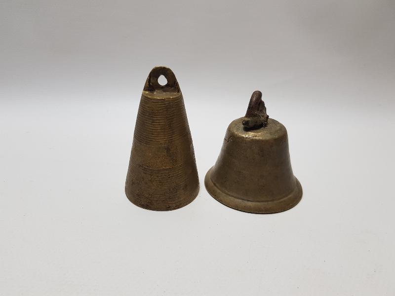 İKİ ADET ANTİKA ÇAN