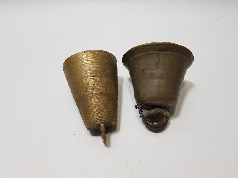 İKİ ADET ANTİKA ÇAN