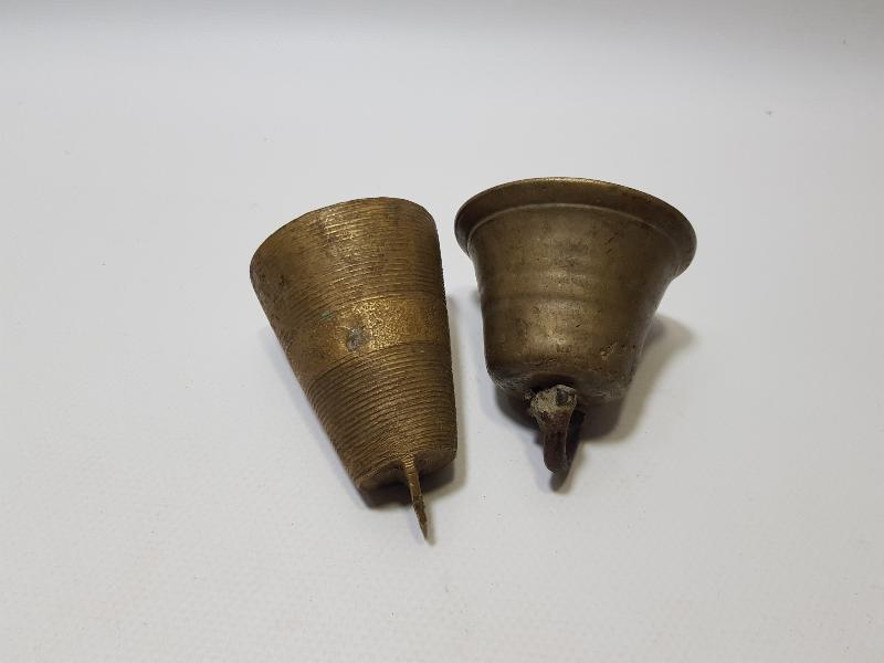 İKİ ADET ANTİKA ÇAN