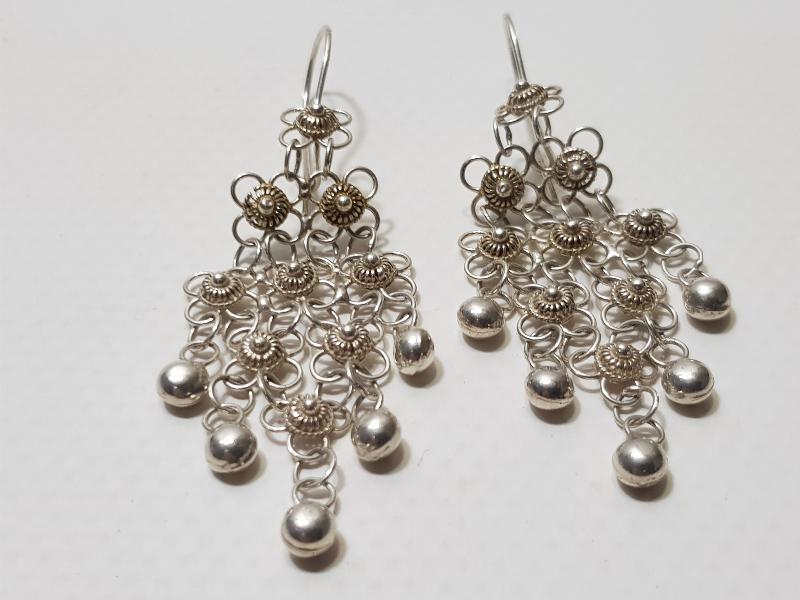 GÜHERZE İŞÇİLİKLİ GÜMÜŞ KÜPE