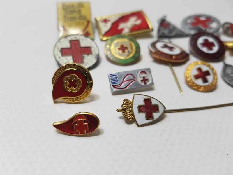 HAZIR KOLEKSİYON - MİNELİ KIZILHAÇ VE KIZILAY ROZET LOTU