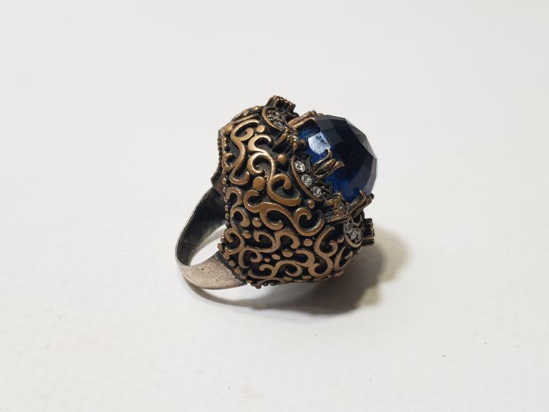 MAVİ TAŞLI GÜMÜŞ HÜRREM YÜZÜĞÜ