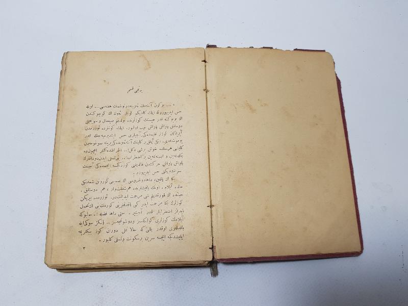 OSMANICA ROMAN: BURHAN CAHİD - KIZIL SERAP