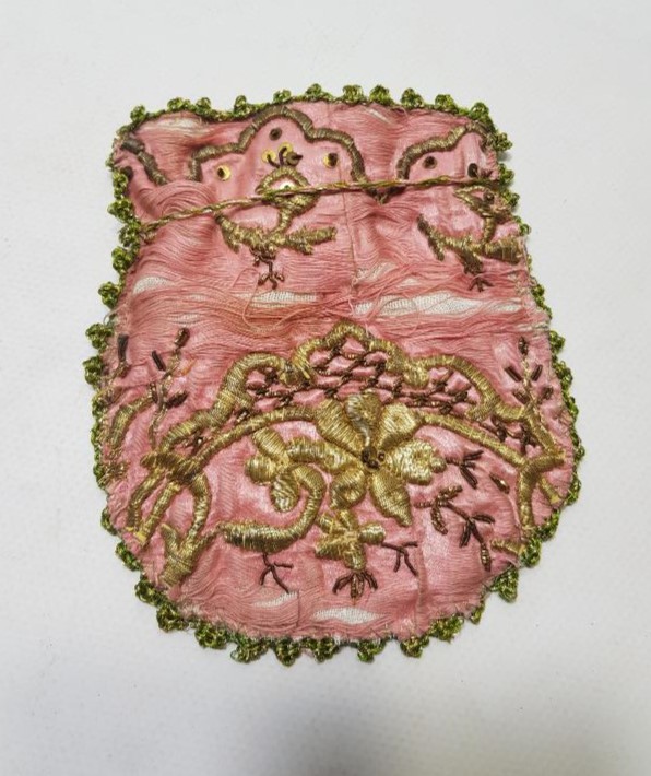 OSMANLI DÖNEMİ ALTIN SIRMA İŞÇİLİKLİ YATIK İŞ GELİN KESESİ