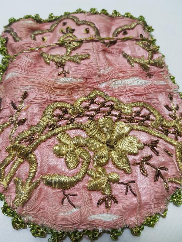 OSMANLI DÖNEMİ ALTIN SIRMA İŞÇİLİKLİ YATIK İŞ GELİN KESESİ