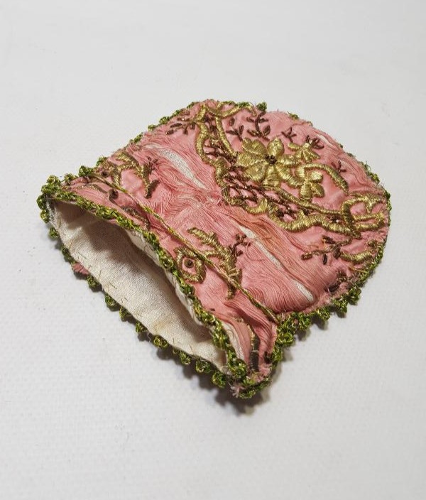 OSMANLI DÖNEMİ ALTIN SIRMA İŞÇİLİKLİ YATIK İŞ GELİN KESESİ