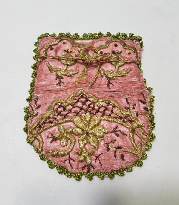 OSMANLI DÖNEMİ ALTIN SIRMA İŞÇİLİKLİ YATIK İŞ GELİN KESESİ