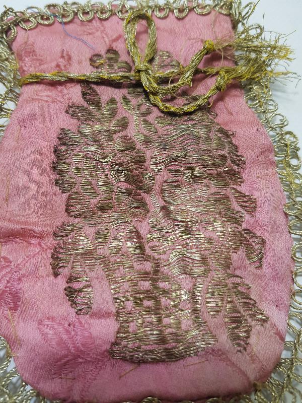 OSMANLI DÖNEMİ ALTIN SIRMA İŞLEMELİ ELMASİYE AKÇE KESESİ