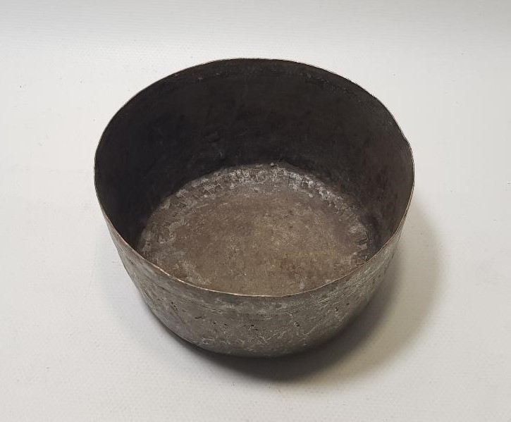 OSMANLI DÖNEMİ RUMCA YAZILI 1744 TARİHLİ BAKIR KASE