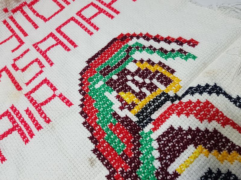 HOROZ RESİMLERİYLE SÜSLÜ ÖZLÜ SÖZ YAZILI KANAVİÇE DUVAR PANOSU