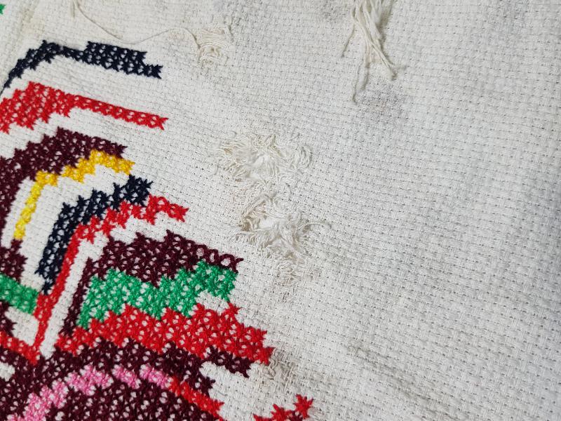 HOROZ RESİMLERİYLE SÜSLÜ ÖZLÜ SÖZ YAZILI KANAVİÇE DUVAR PANOSU