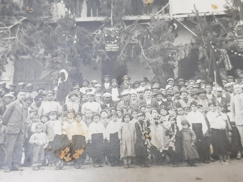 KÜTAHYA DUMLUPINAR KARAAĞAÇ KÖYÜ CUMHURİYET BAYRAMI KUTLAMALARI 2 ADET BÜYÜK FOTO