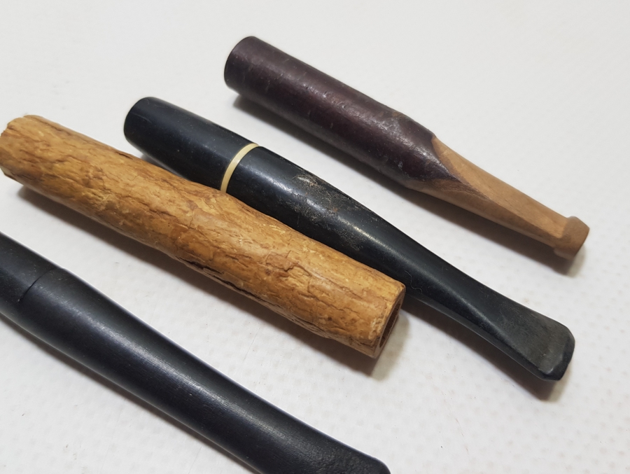 ANTİKA SİGARA AĞIZLIĞI LOTU