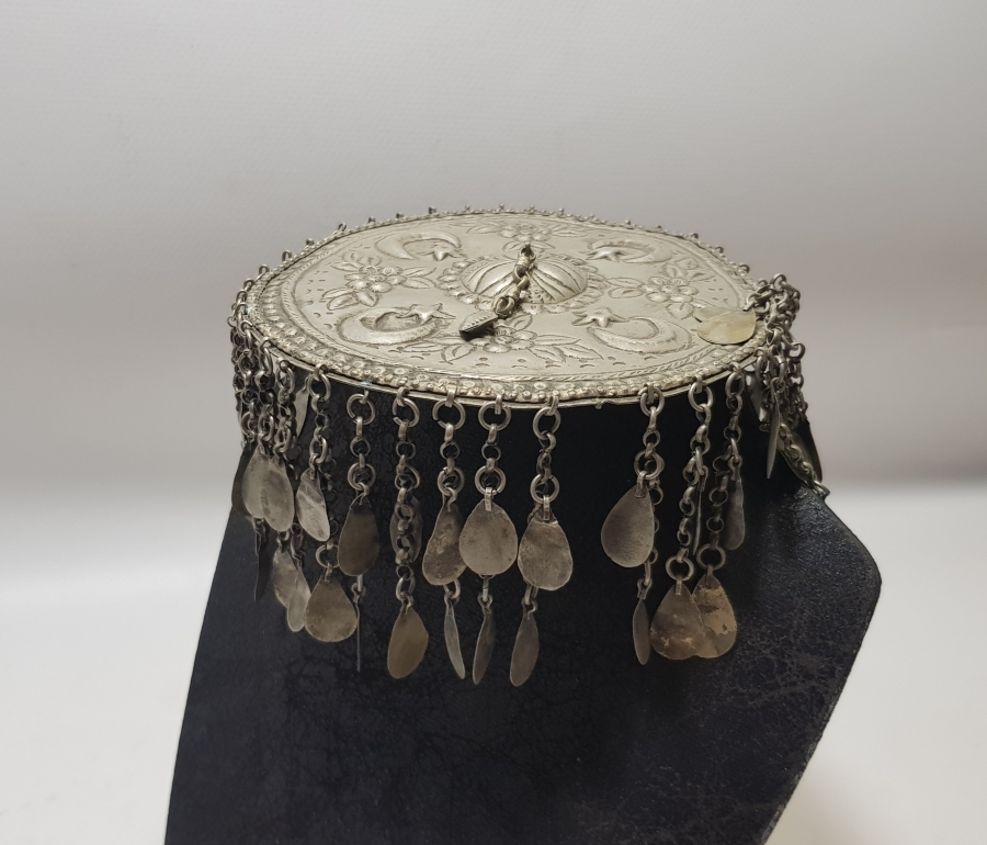 ÜZERİ AY YILDIZLI OSMANLI DÖNEMİ GÜMÜŞ GELİN TEPELİĞİ