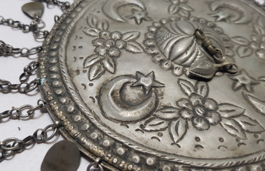 ÜZERİ AY YILDIZLI OSMANLI DÖNEMİ GÜMÜŞ GELİN TEPELİĞİ