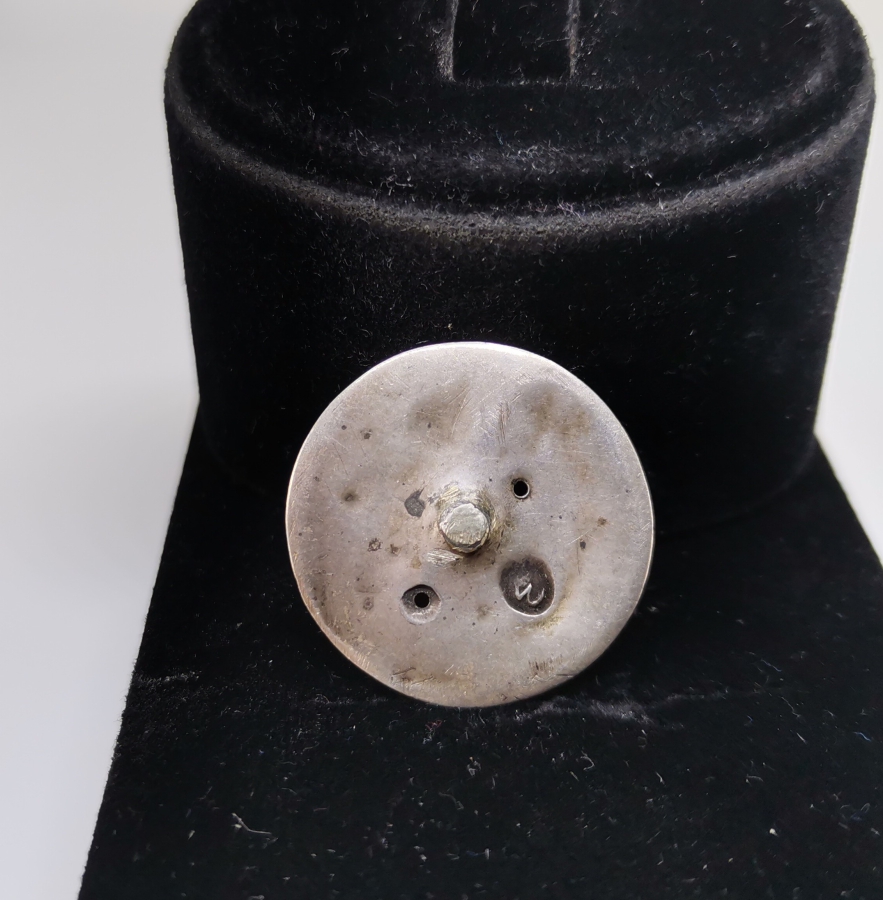 ÜZERİ ERMENİCE YAZILI VE  SAH DAMGALI SAVATLI GÜMÜŞ DÜĞME