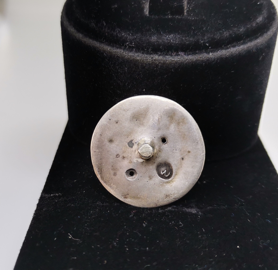 ÜZERİ ERMENİCE YAZILI VE  SAH DAMGALI SAVATLI GÜMÜŞ DÜĞME