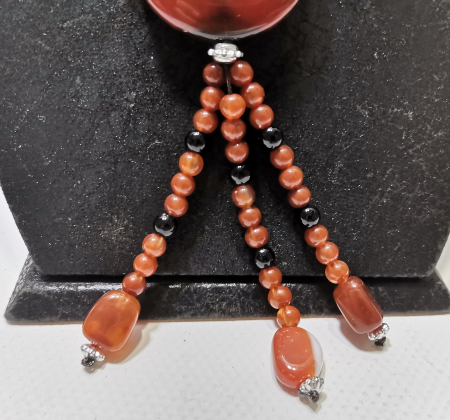 AKİK TAŞLARLA YAPILMIŞ ÖZEL YAPIM KOLYE