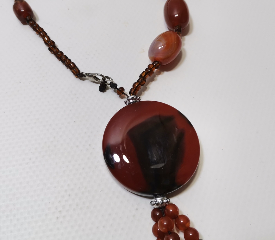 AKİK TAŞLARLA YAPILMIŞ ÖZEL YAPIM KOLYE