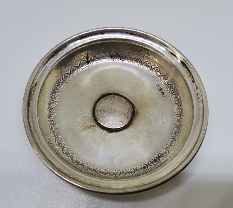 ORTASINDA OSMANLI GÜMÜŞ PARA BULUNAN ANTİKA GÜMÜŞ KINA TASI