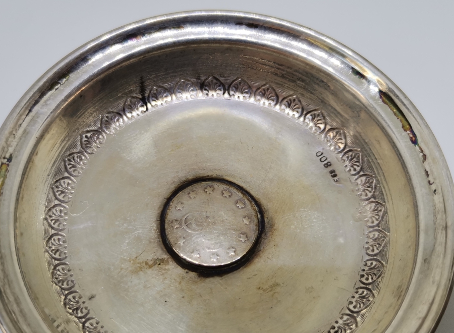 ORTASINDA OSMANLI GÜMÜŞ PARA BULUNAN ANTİKA GÜMÜŞ KINA TASI