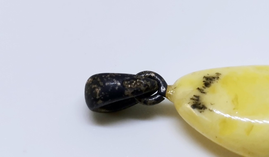 ÖZEL YAPIM KAYA DAMLA KEHRİBAR KOLYE UCU