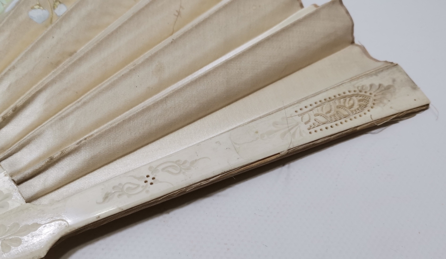 OSMANLI DÖNEMİ EL BOYAMA VE TESTERE İŞÇİLİKLİ YELPAZE