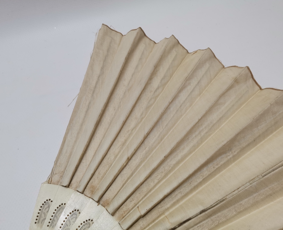 OSMANLI DÖNEMİ EL BOYAMA VE TESTERE İŞÇİLİKLİ YELPAZE