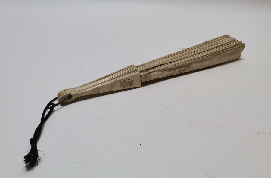 OSMANLI DÖNEMİ EL BOYAMA VE TESTERE İŞÇİLİKLİ YELPAZE