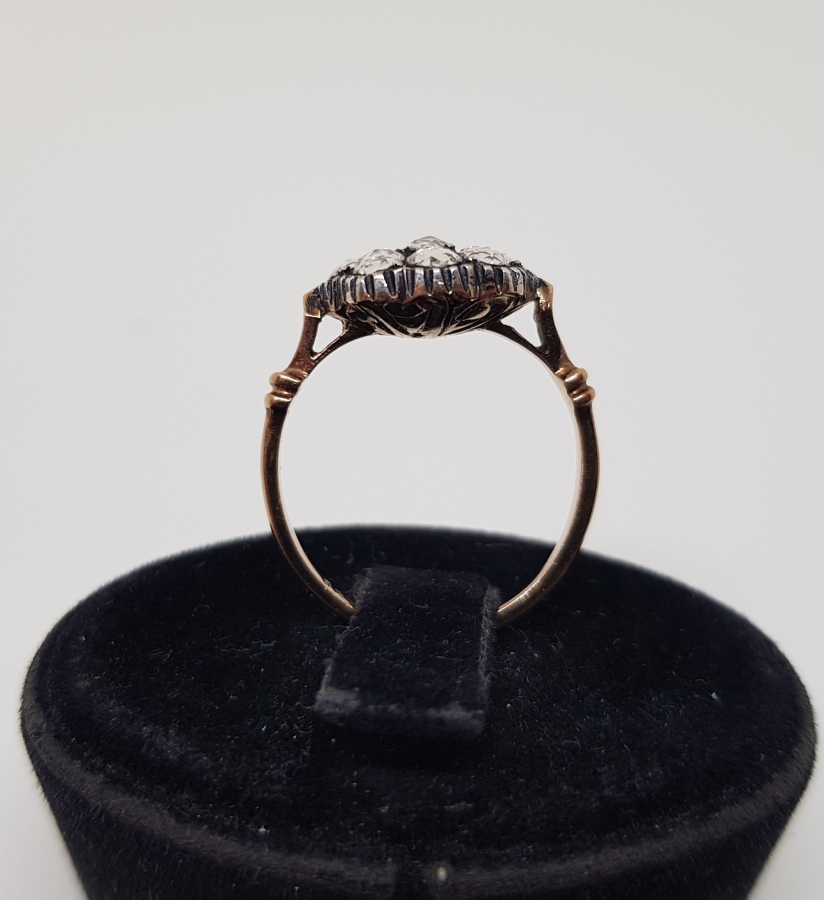 İRİ TAŞLI ÖZEL YAPIM ALTIN MONTÜRLÜ ELMAS YÜZÜK