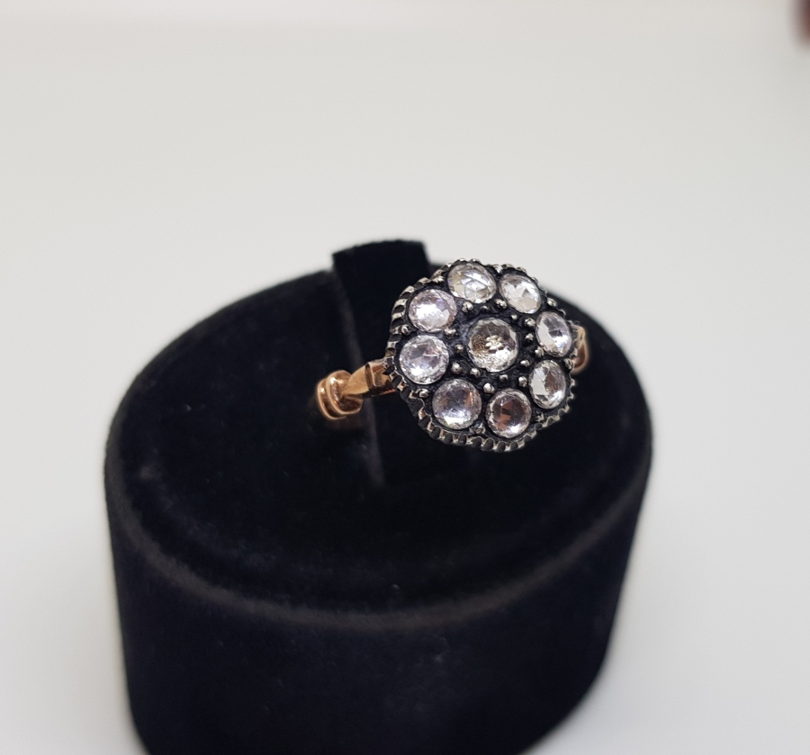 İRİ TAŞLI ÖZEL YAPIM ALTIN MONTÜRLÜ ELMAS YÜZÜK