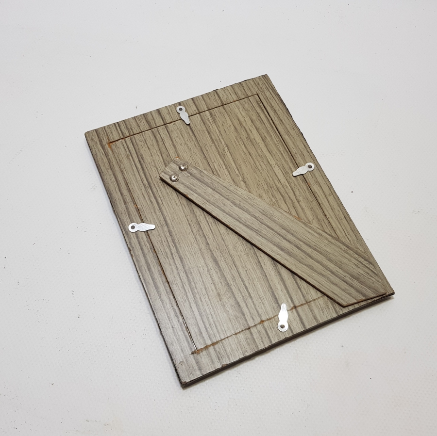 KABARTMA İŞÇİLİKLİ ANTİKA GÜMÜŞ FOTOĞRAF ÇERÇEVESİ