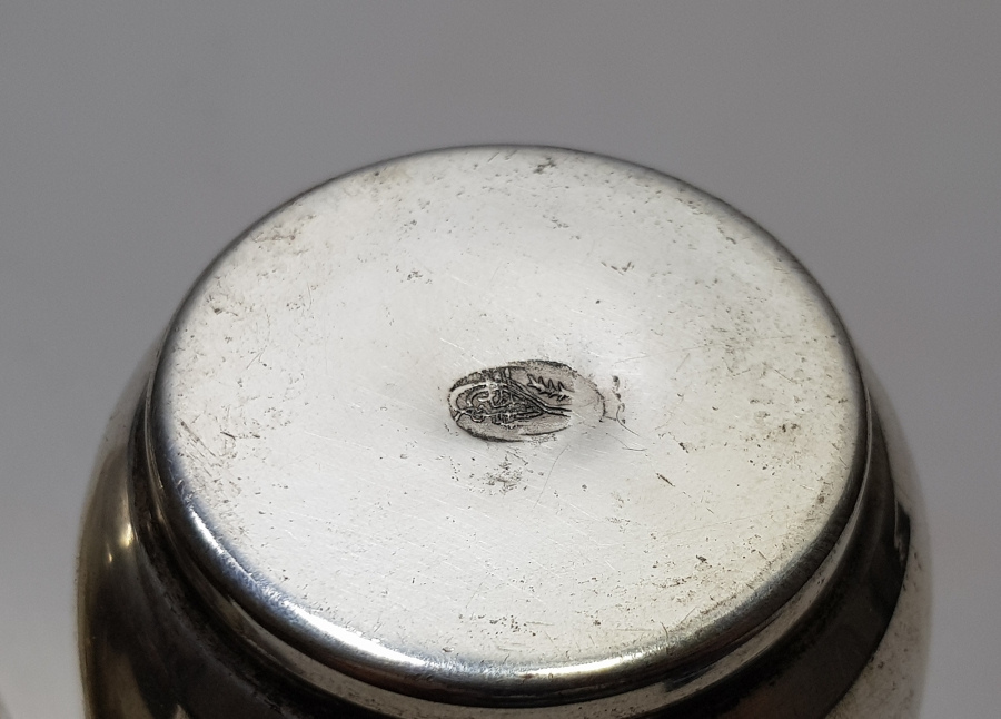 OSMANLI DÖNEMİ ÜZERİ KALEM İŞÇİLİKLİ VE ALTIN VERMEYLİ USTA DAMGALI ESER-İ İSTANBUL ŞERBET BARDAĞI