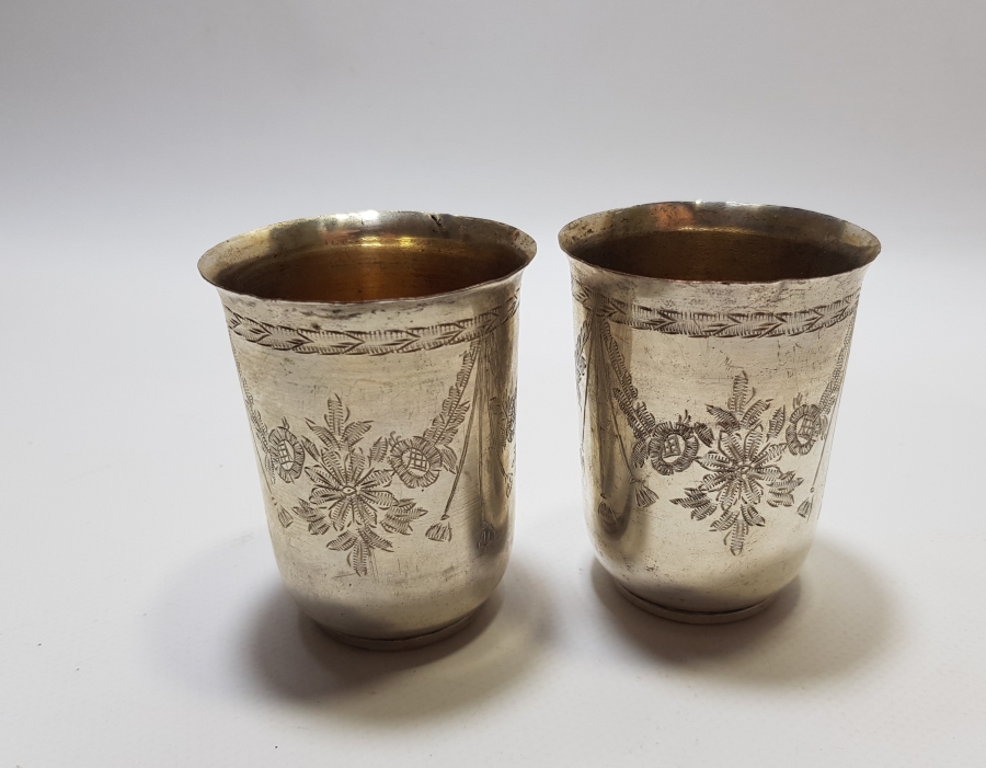 OSMANLI DÖNEMİ ÜZERİ KALEM İŞÇİLİKLİ VE ALTIN VERMEYLİ USTA DAMGALI ESER-İ İSTANBUL ŞERBET BARDAĞI