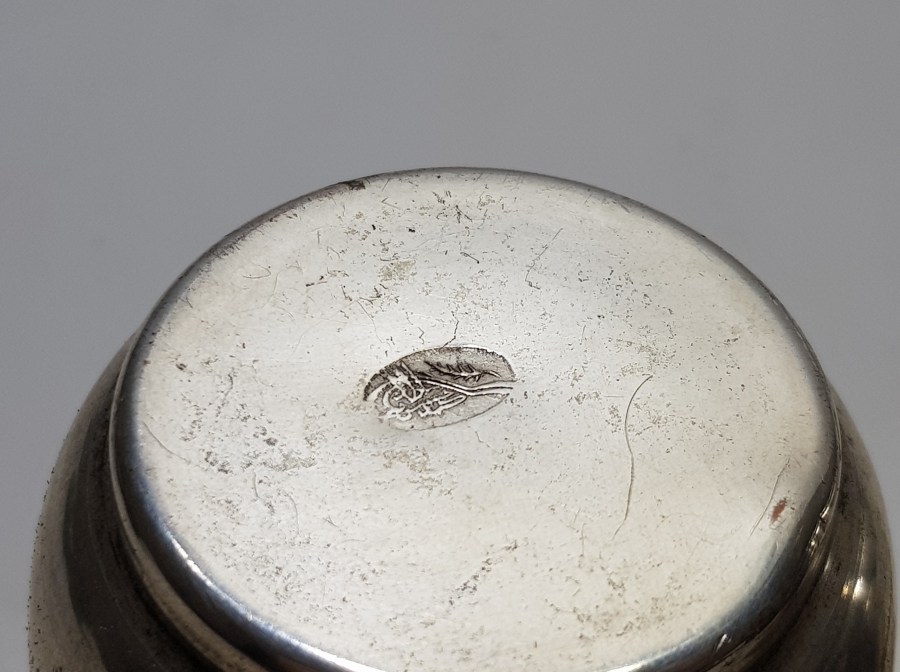 OSMANLI DÖNEMİ ÜZERİ KALEM İŞÇİLİKLİ VE ALTIN VERMEYLİ USTA DAMGALI ESER-İ İSTANBUL ŞERBET BARDAĞI