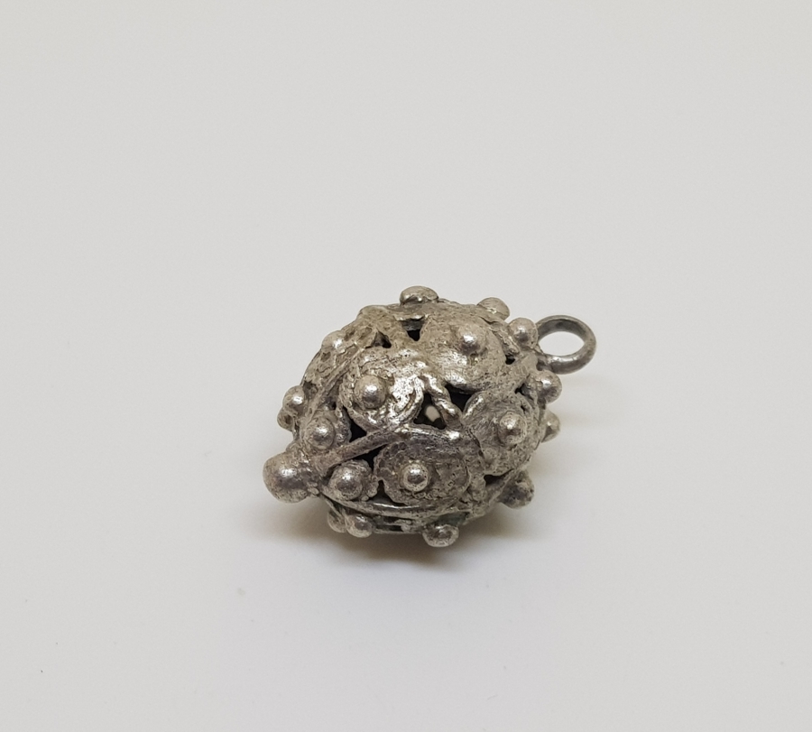 OSMANLI DÖNEMİ TELKARİ İŞÇİLİKLİ GÜMÜŞ KÖSTEK SALLAMA TOPU