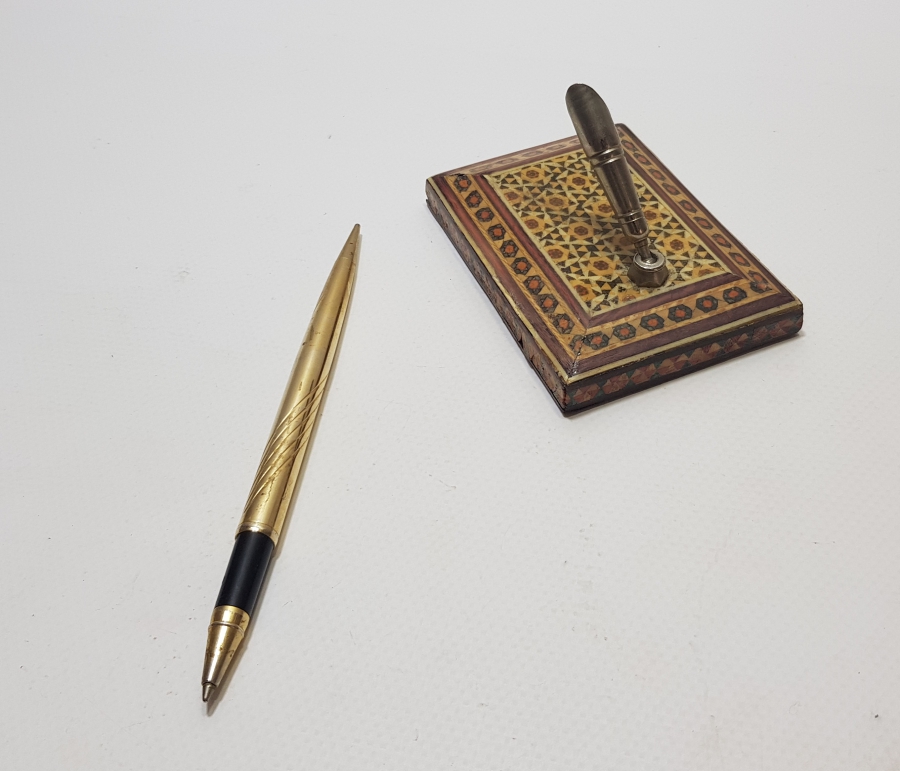 MARKUTERİ İŞÇİLİKLİ ANTİKA MASA ÜSTÜ KALEMLİK