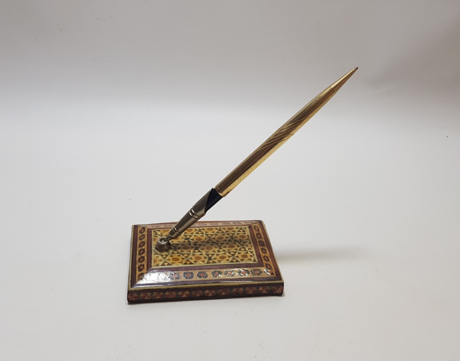 MARKUTERİ İŞÇİLİKLİ ANTİKA MASA ÜSTÜ KALEMLİK