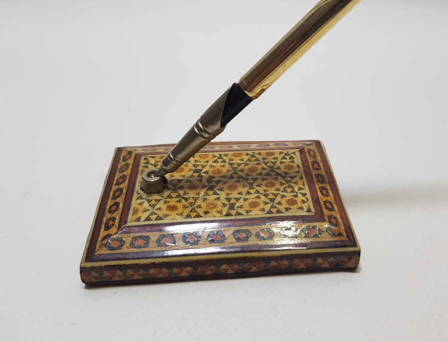 MARKUTERİ İŞÇİLİKLİ ANTİKA MASA ÜSTÜ KALEMLİK