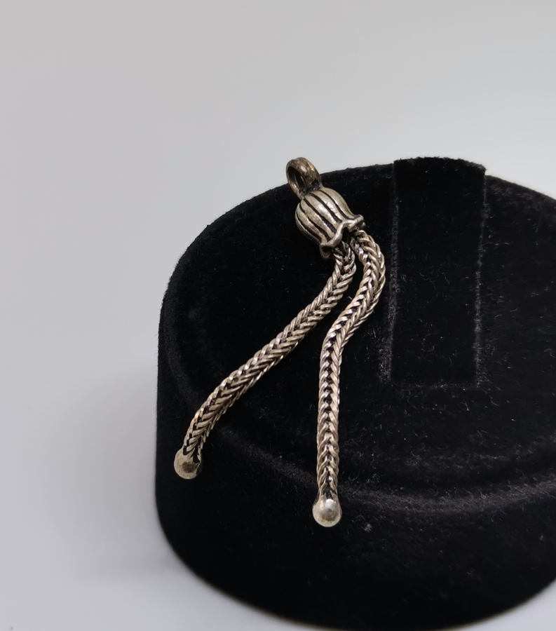 GÜMÜŞ TESPİH PÜSKÜLÜ