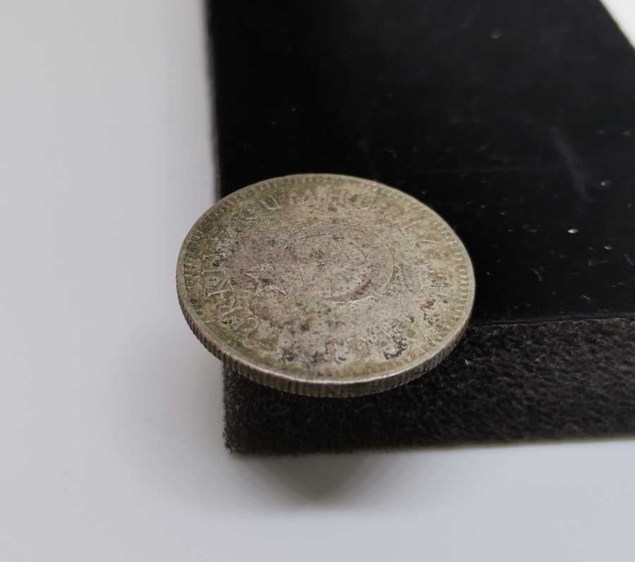 TÜRKİYE CUMHURİYETİ'NİN TEDAVÜLE VERİLMİŞ SON GÜMÜŞ PARASI 1948 TARİHLİ 1 LİRA