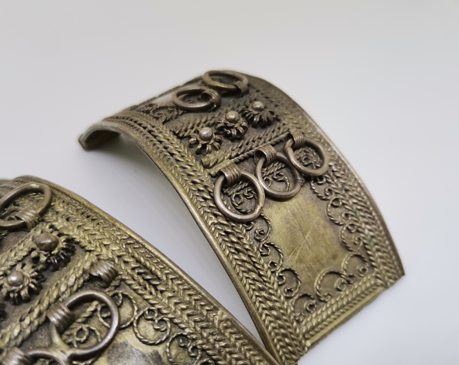 ÜZERİ KABARTMA İŞÇİLİKLİ OSMANLI DÖNEMİ KEMER PARÇALARI