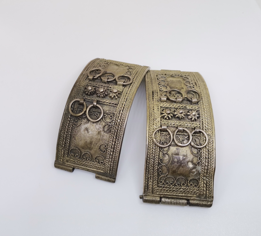 ÜZERİ KABARTMA İŞÇİLİKLİ OSMANLI DÖNEMİ KEMER PARÇALARI