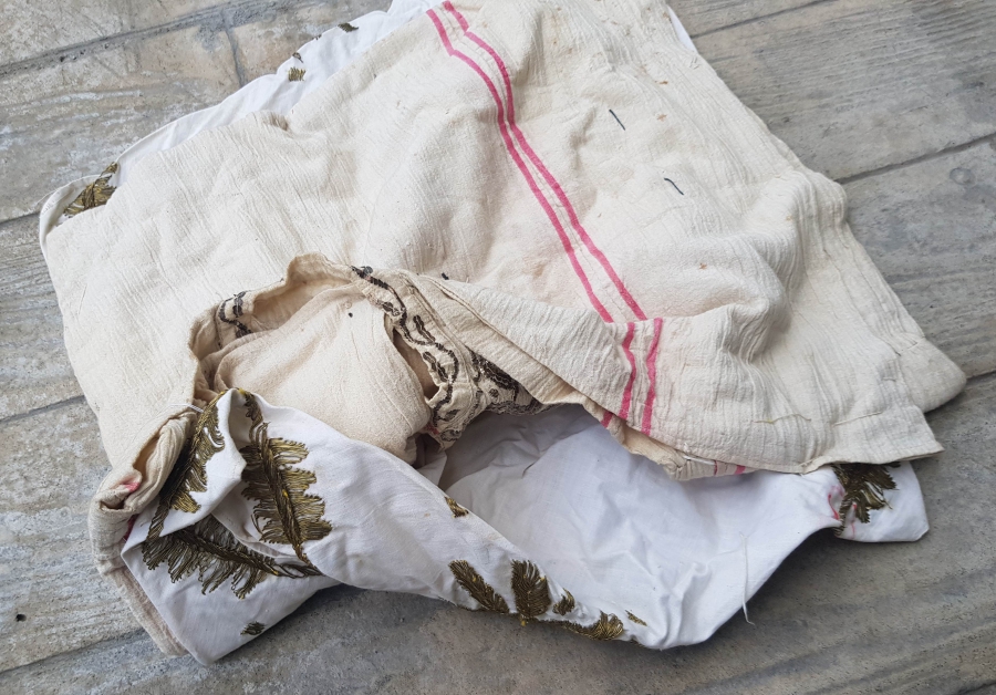 OSMANLI DÖNEMİ AFYON YÖRESİ AÇILMAMIŞ NADİR ÇEYİZ PAKETİ