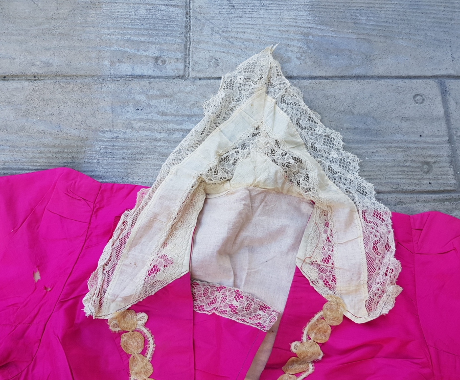 OSMANLI DÖNEMİ RUM İŞİ BOZCAADA YÖRESİ ÇOK NADİR İPEK GELİNLİK