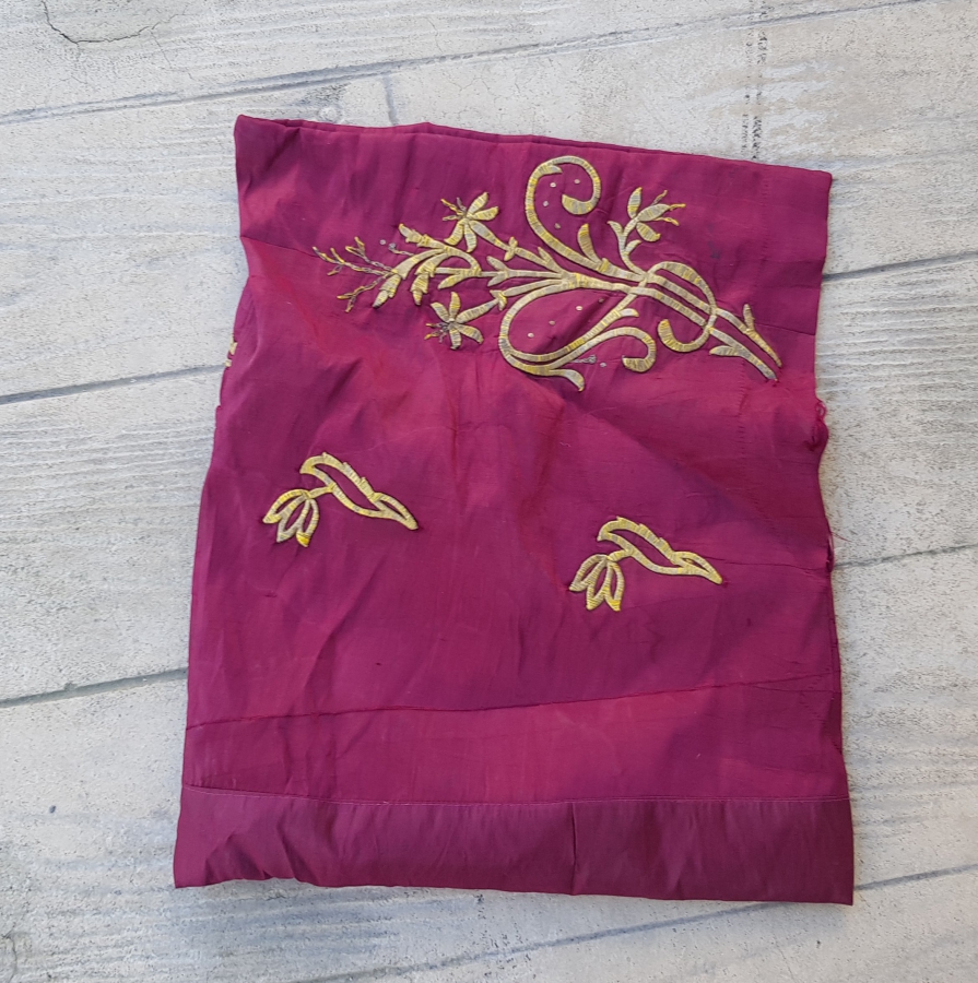 İPEK ÜZERİ SIRMA İŞÇİLİKLİ OSMANLI DÖNEMİ KUR AN-I KERİM KABI